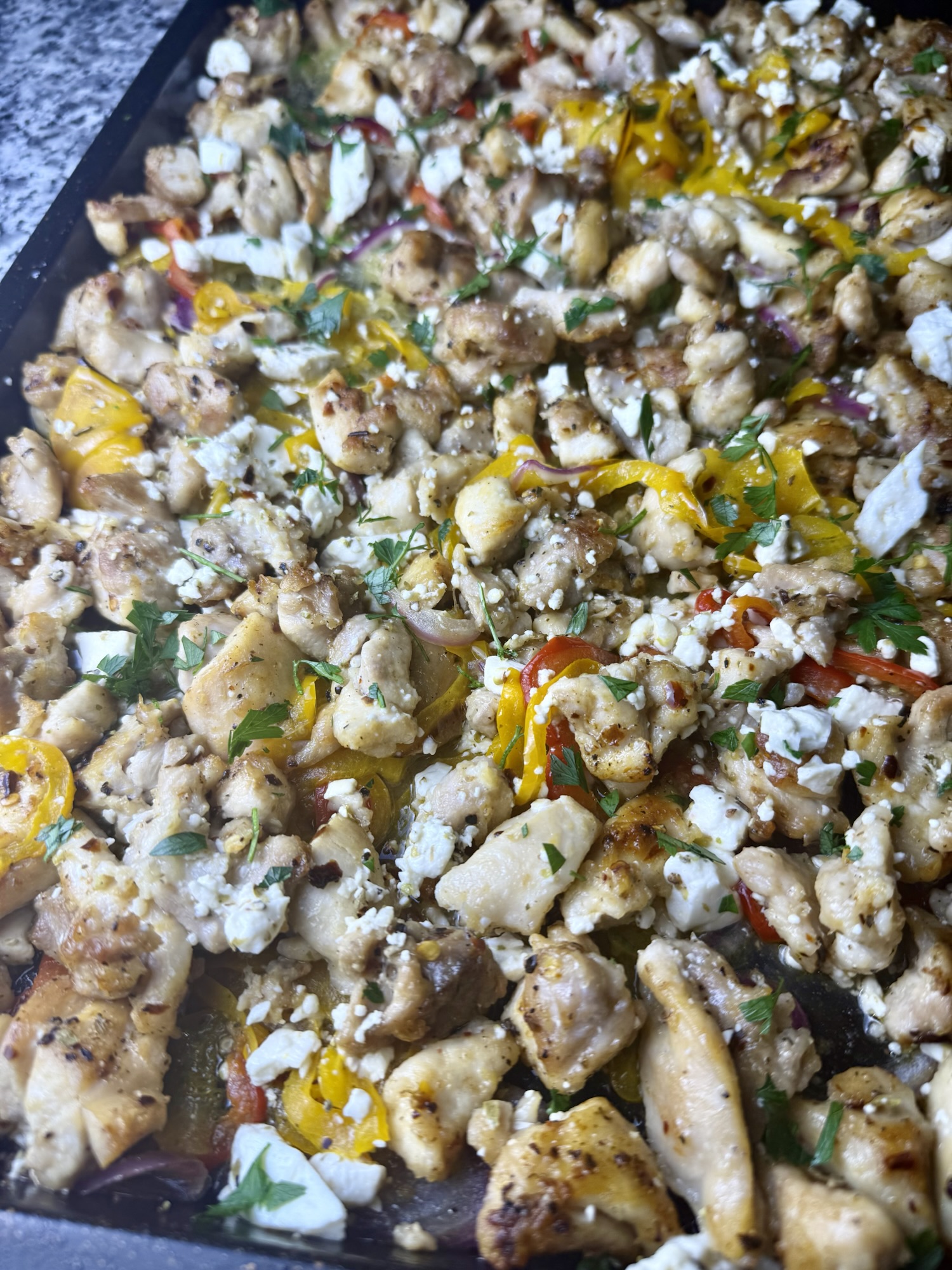 🔥 Spaghetti Squash Sheet Pan Chicken (aka: I Didn’t Plan Dinner But Crushed It Anyway)